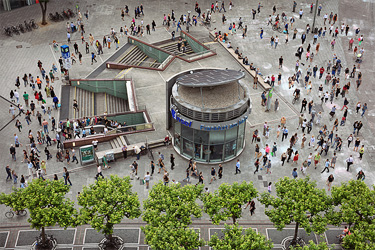 People In A Rush (2017)